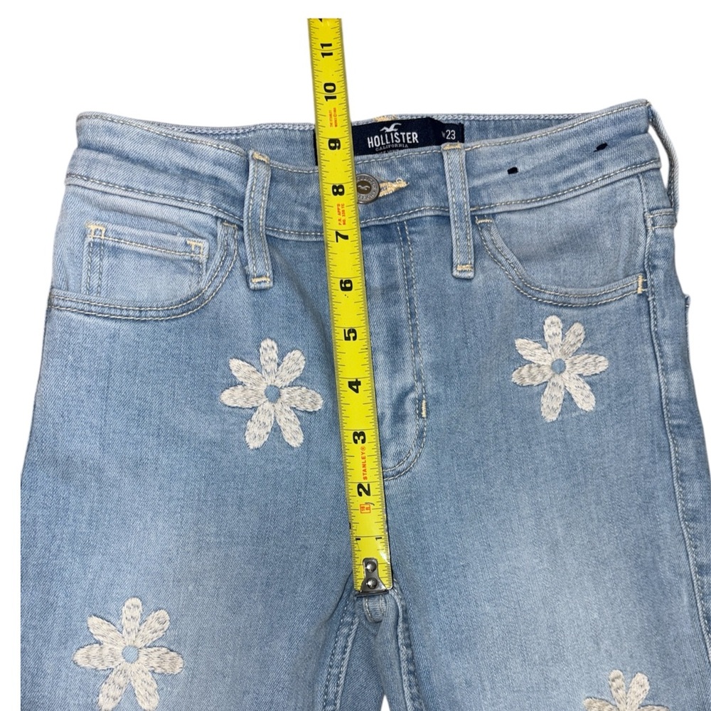 EUC Hollister High-Rise Vintage Flare Embroidered‎ White Daisy Jean Size W23 L32 - Picture 7 of 10